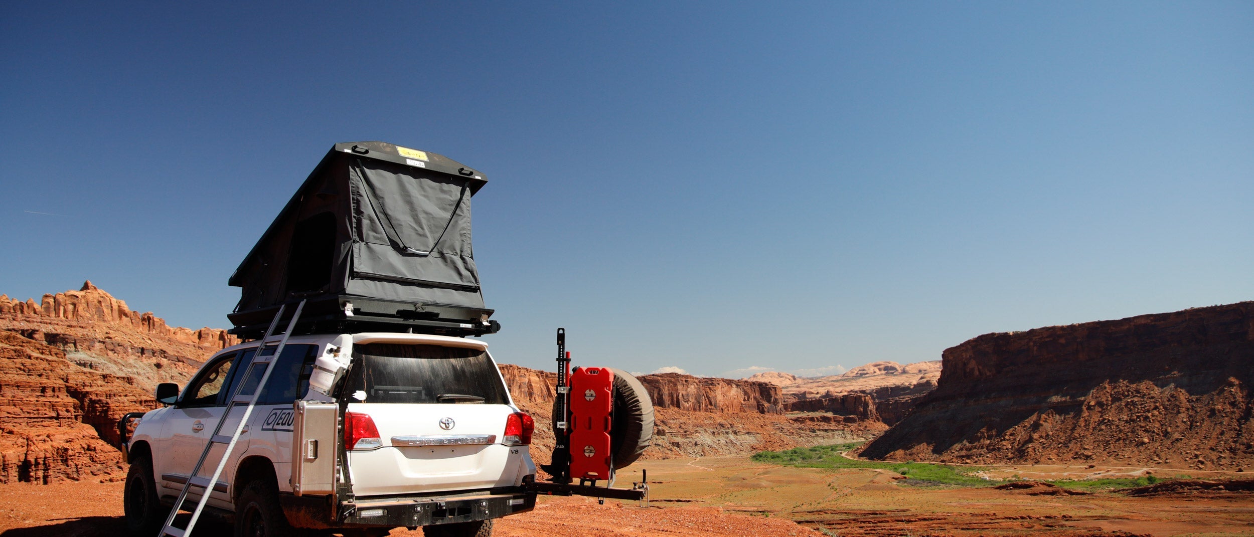 eezi awn hard shell roof top tent in Moab utah