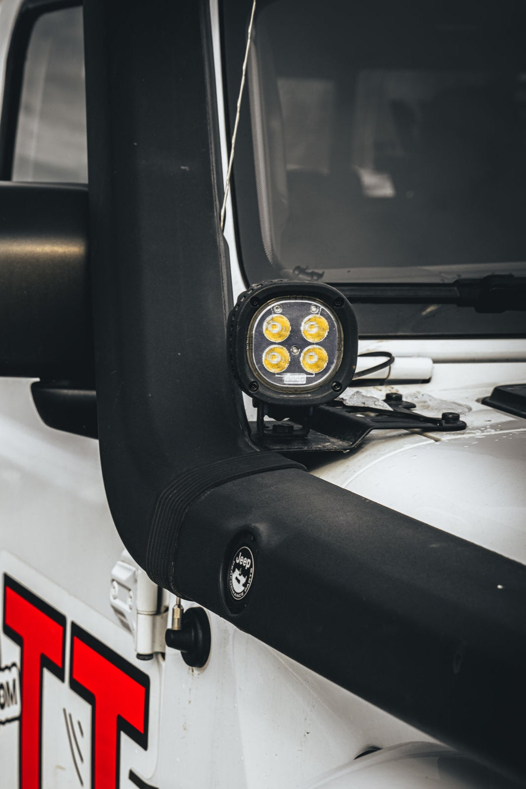 1010 4600 eLumen with fog lens, cover, and pigtail harness