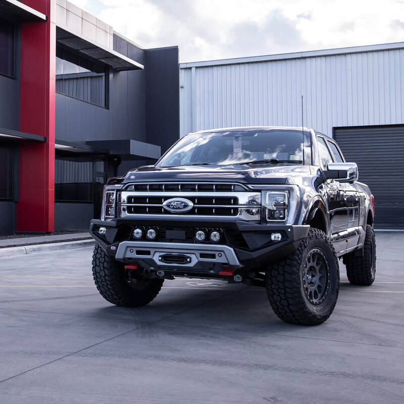 ARB Zenith bumper integrated 8-tonne forged recovery point detail