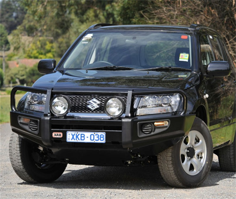 ARB Deluxe combination bull bar on a Suzuki Grand Vitara, front view