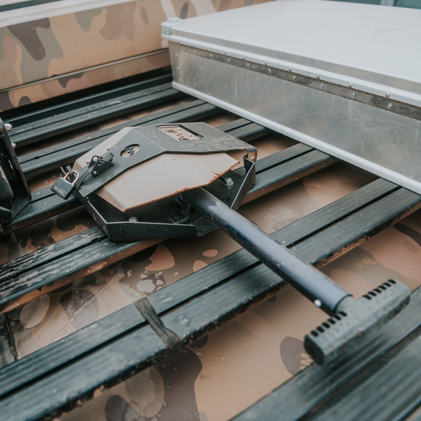 DMOS Delta Shovel Mount Mount DMOS Shovels- Overland Kitted