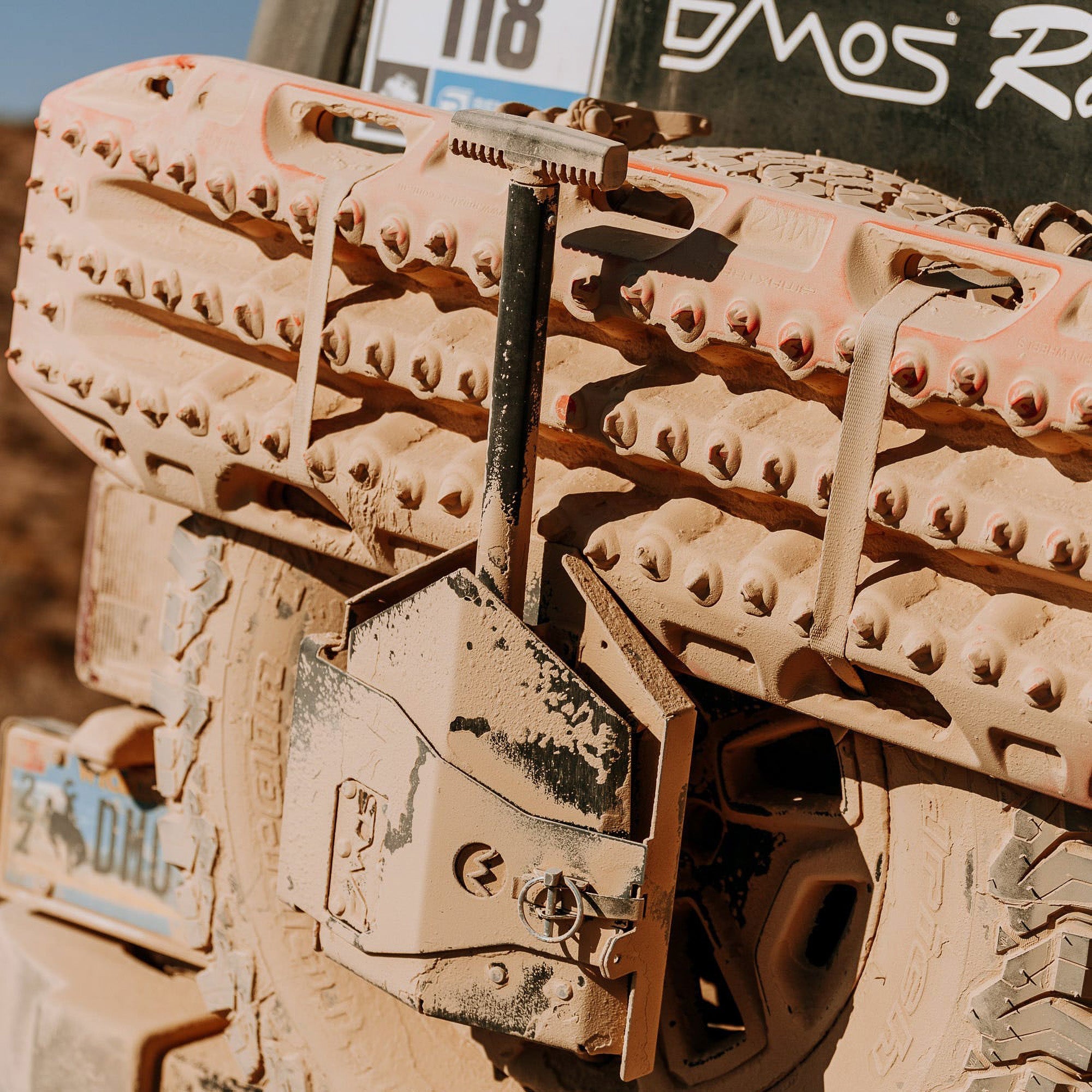 DMOS Delta Shovel Mount Mount DMOS Shovels- Overland Kitted