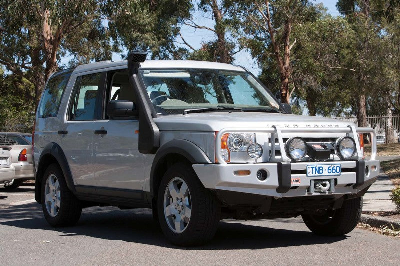 ARB V-Spec snorkel fitted to Land Rover Discovery front pillar