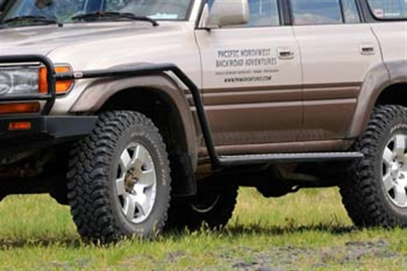 ARB Deluxe side rail and step with floor for Land Cruiser 80 Series — profile view