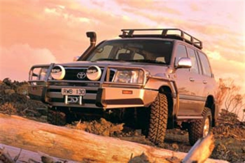 ARB Deluxe combination bumper for Land Cruiser 100 Series — winch cradle detail