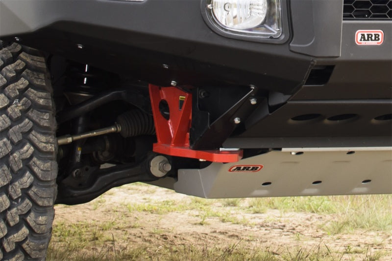 ARB 8T rated right-hand recovery point for Mitsubishi Triton MQ — main view
