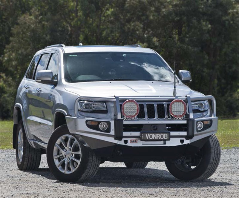 ARB Grand Cherokee WK2 14-16 bull bar — front three-quarter view