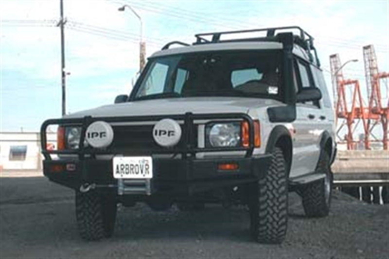 ARB winch bull bar fitted to a 1999-2002 Land Rover Discovery II, front three-quarter view