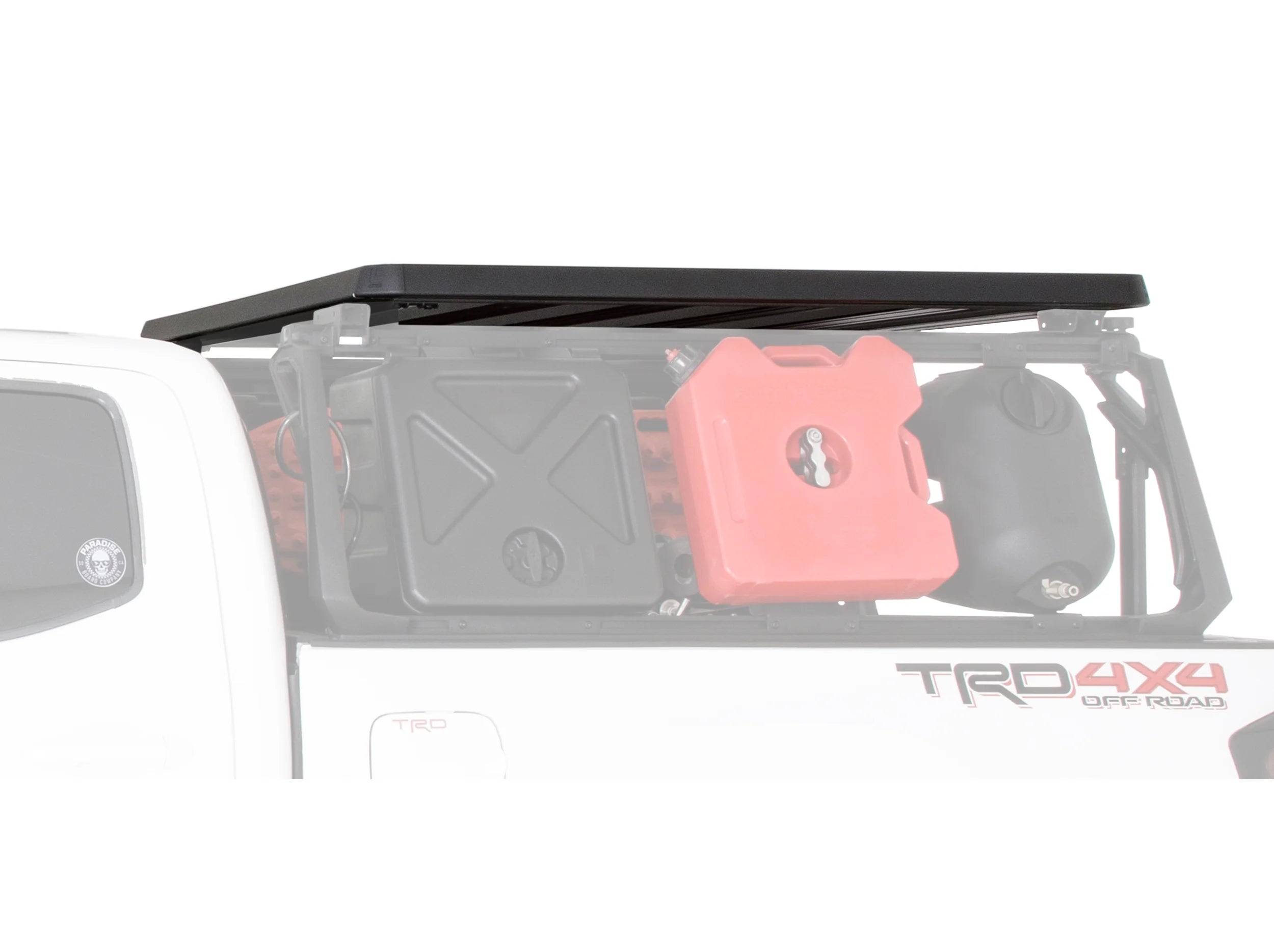 Side profile of truck equipped with ACS Roof Platform on SmartCap, highlighting sleek integration and aerodynamic form.