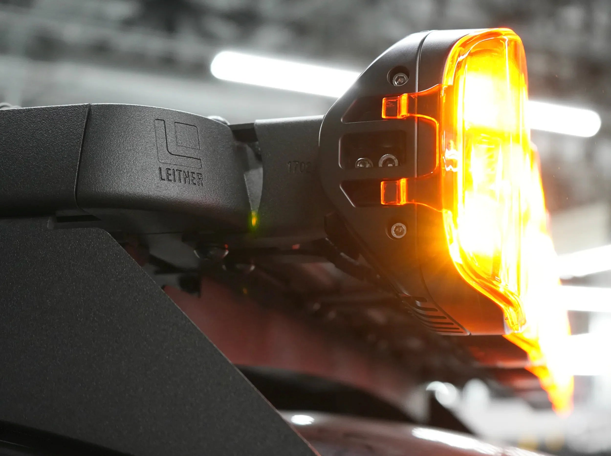 LED LIGHT MOUNTED WITH ACS ROOF LIGHT BRACKET TO ACS ROOF RACK