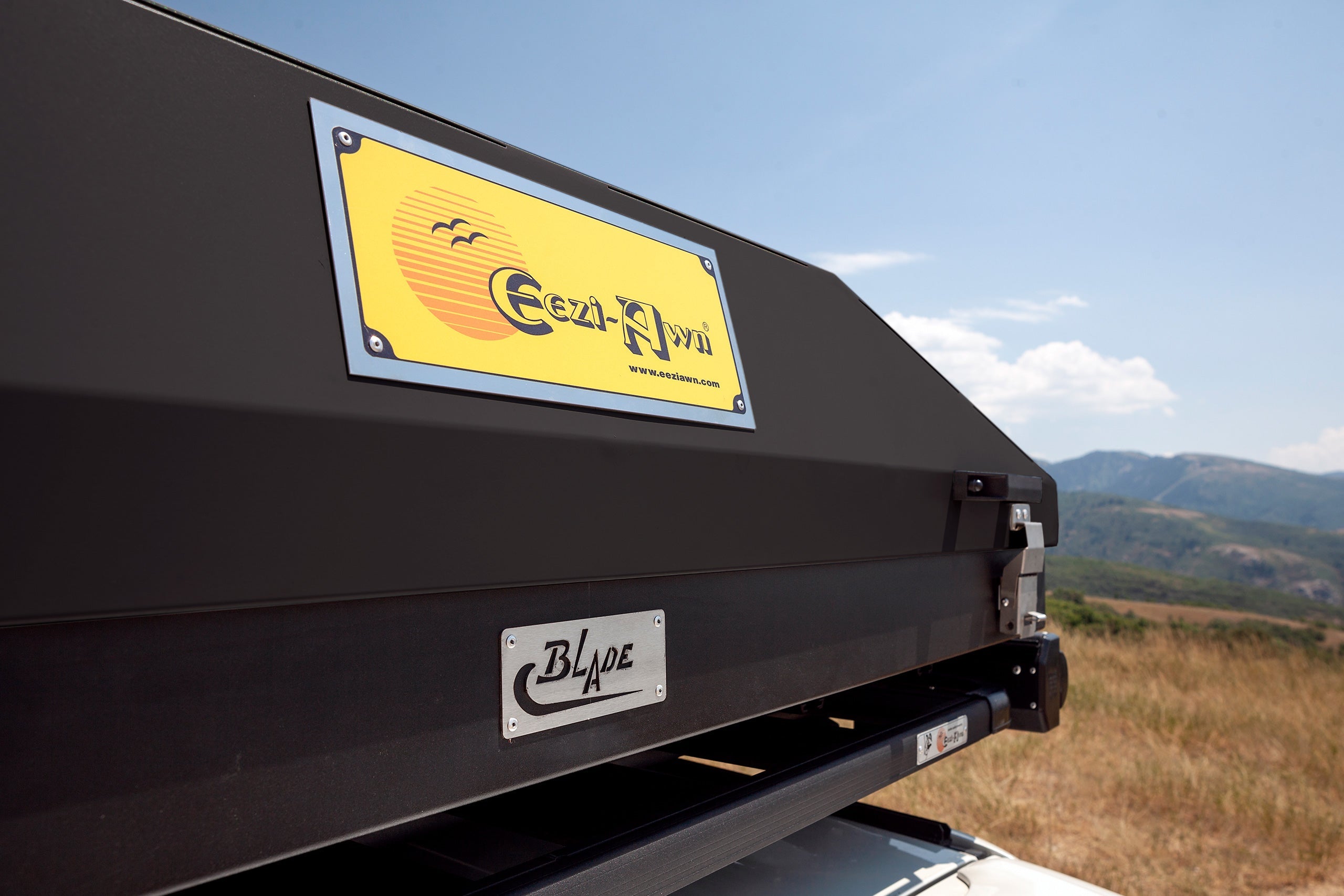 Blade Hard Shell Roof Top Tent