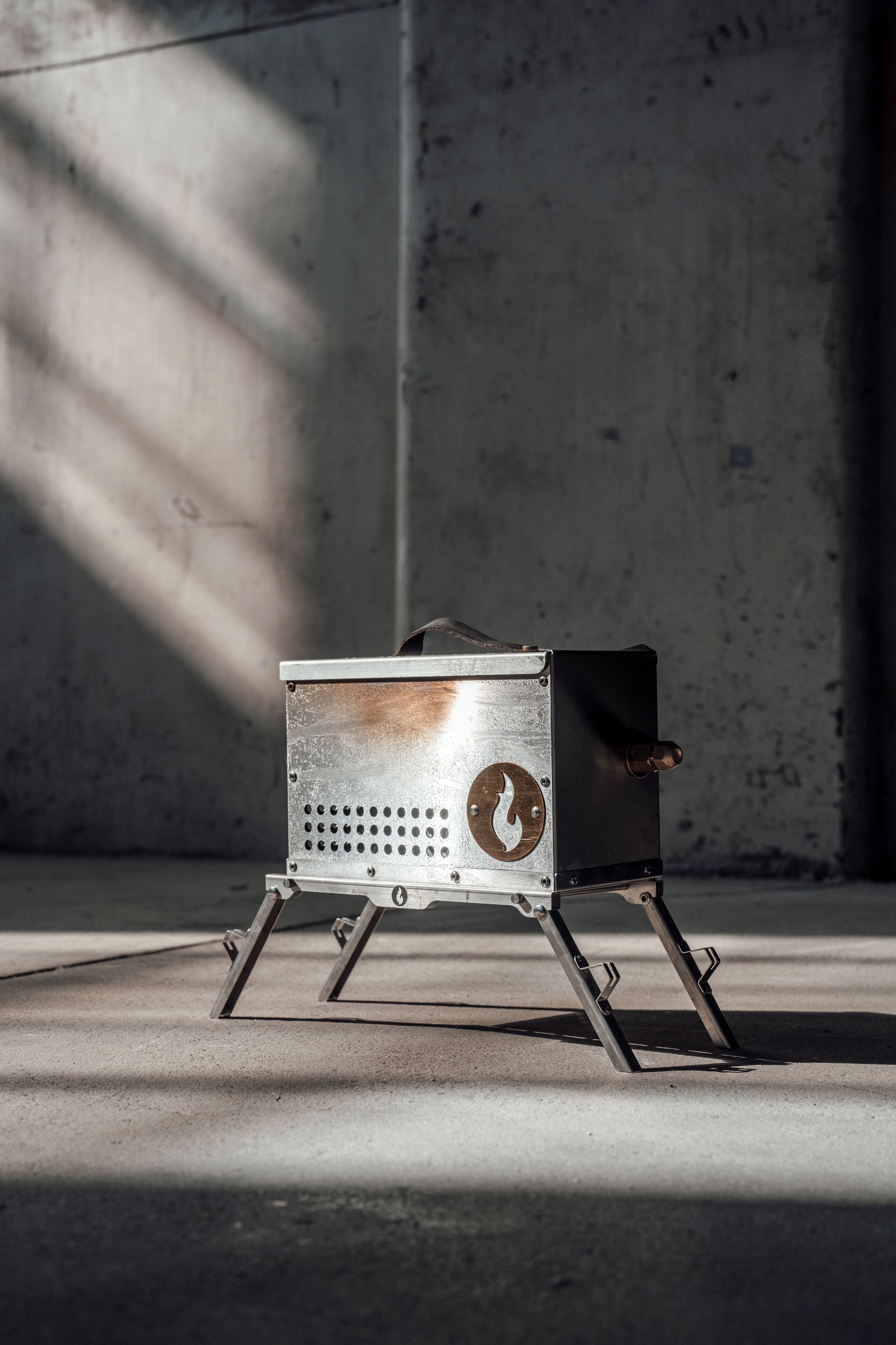 The Hekla: 304 Stainless Steel LavaBox with Dual-Burner