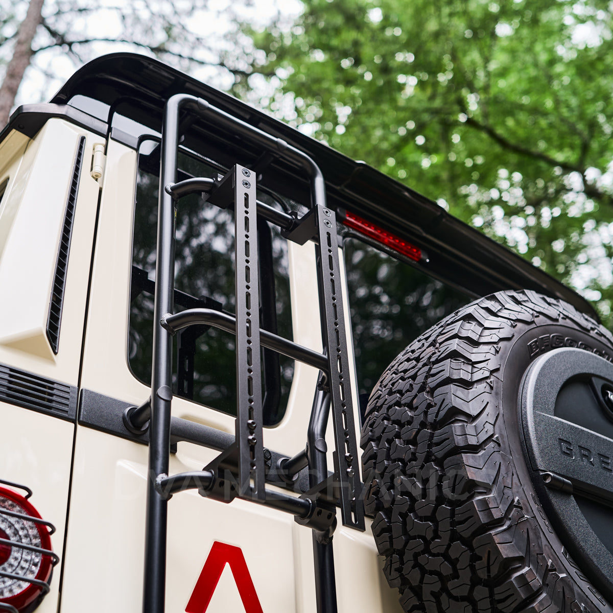 Ladder-Mounted Accessory Carrier – Modular Gear Mount for INEOS Grenadier, Gen 2