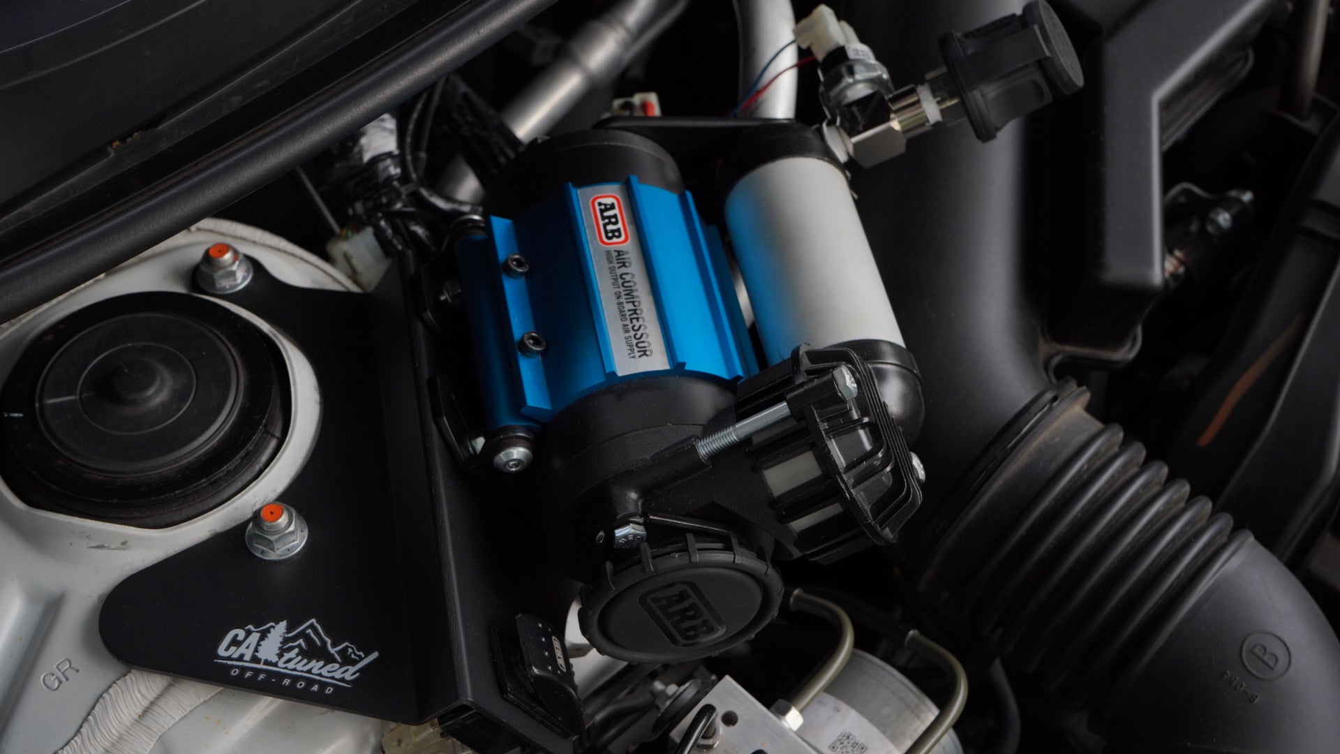 CAtuned Off-Road ARB Compact Air Compressor with Mount and Air Fitting Kit for Subaru Crosstrek