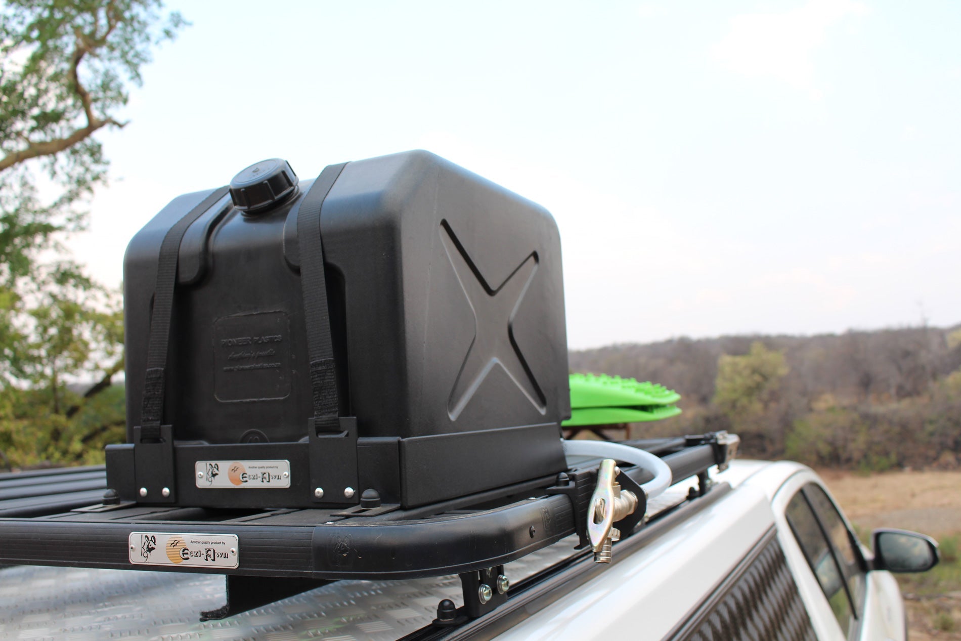 K9 Water Tank Tap & Bracket Roof Rack Accessories Eezi-Awn- Overland Kitted