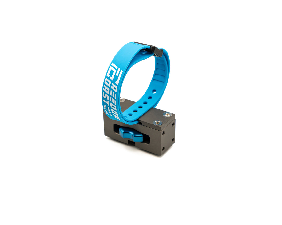 MODmount Strap Cap with blue Voile strap fitted to a base