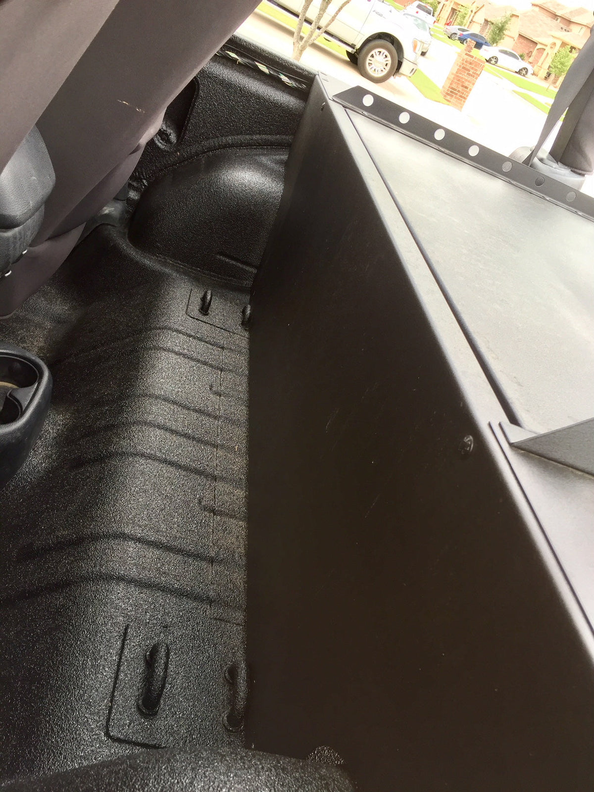 Close-up of a Slipstream wing skin following the JK body around the wheel well