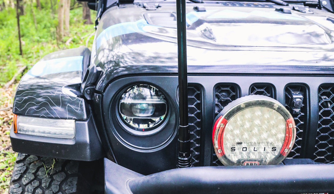 Midland MXAT05 3dB heavy-duty bullbar GMRS antenna, detail view