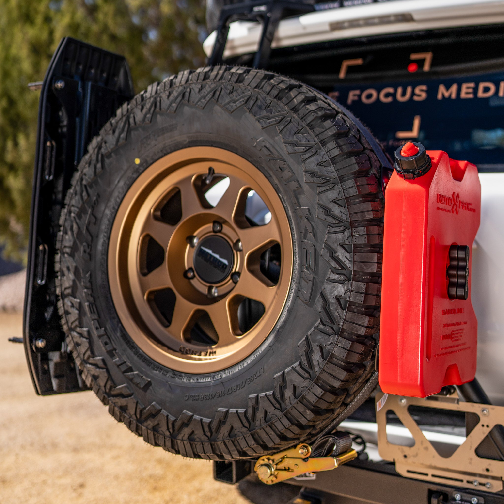 Overland Kitted Spare Tire Mount for MAXTRAX LITE Recovery Boards