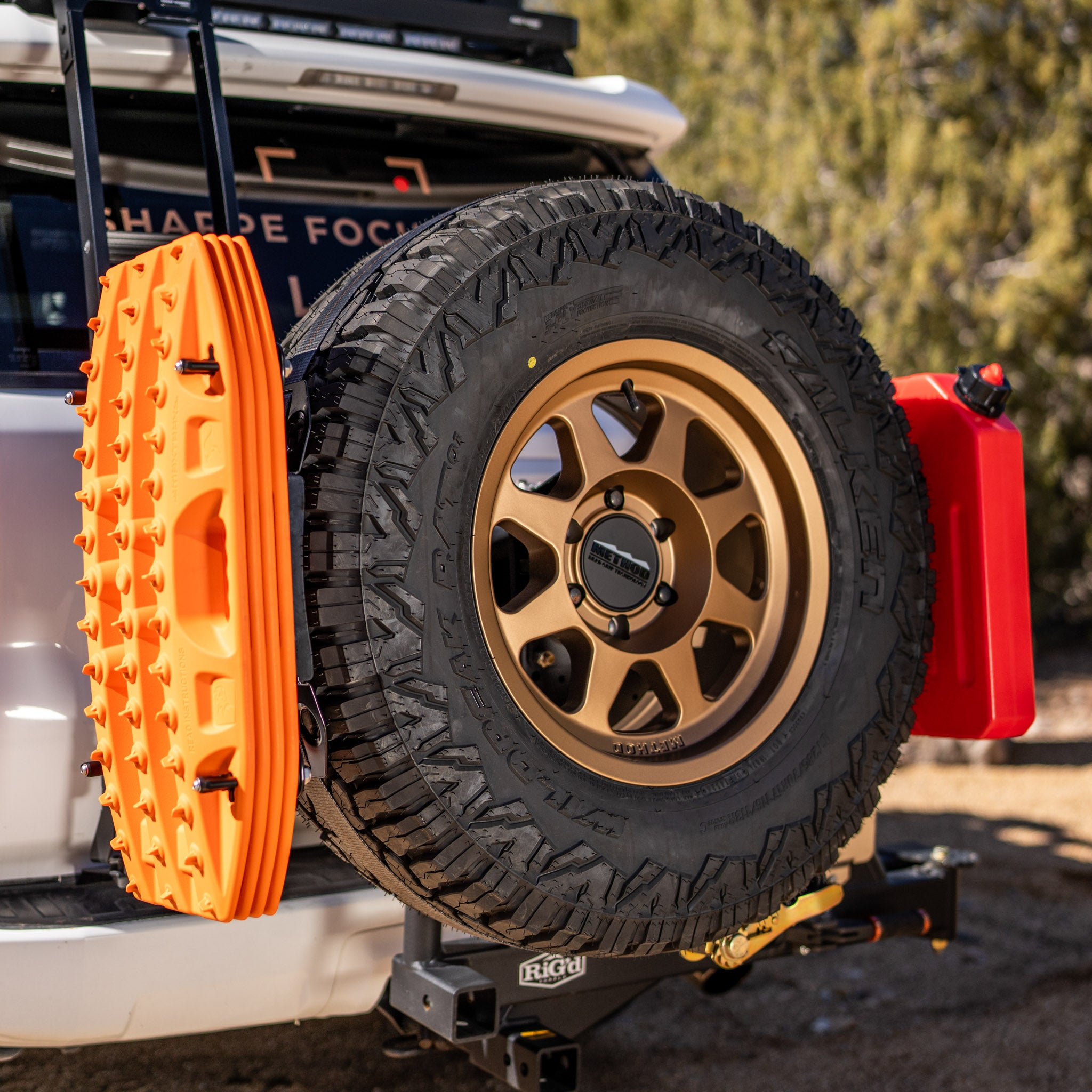 MAXTRAX® Mini Spare Tire Mounting System