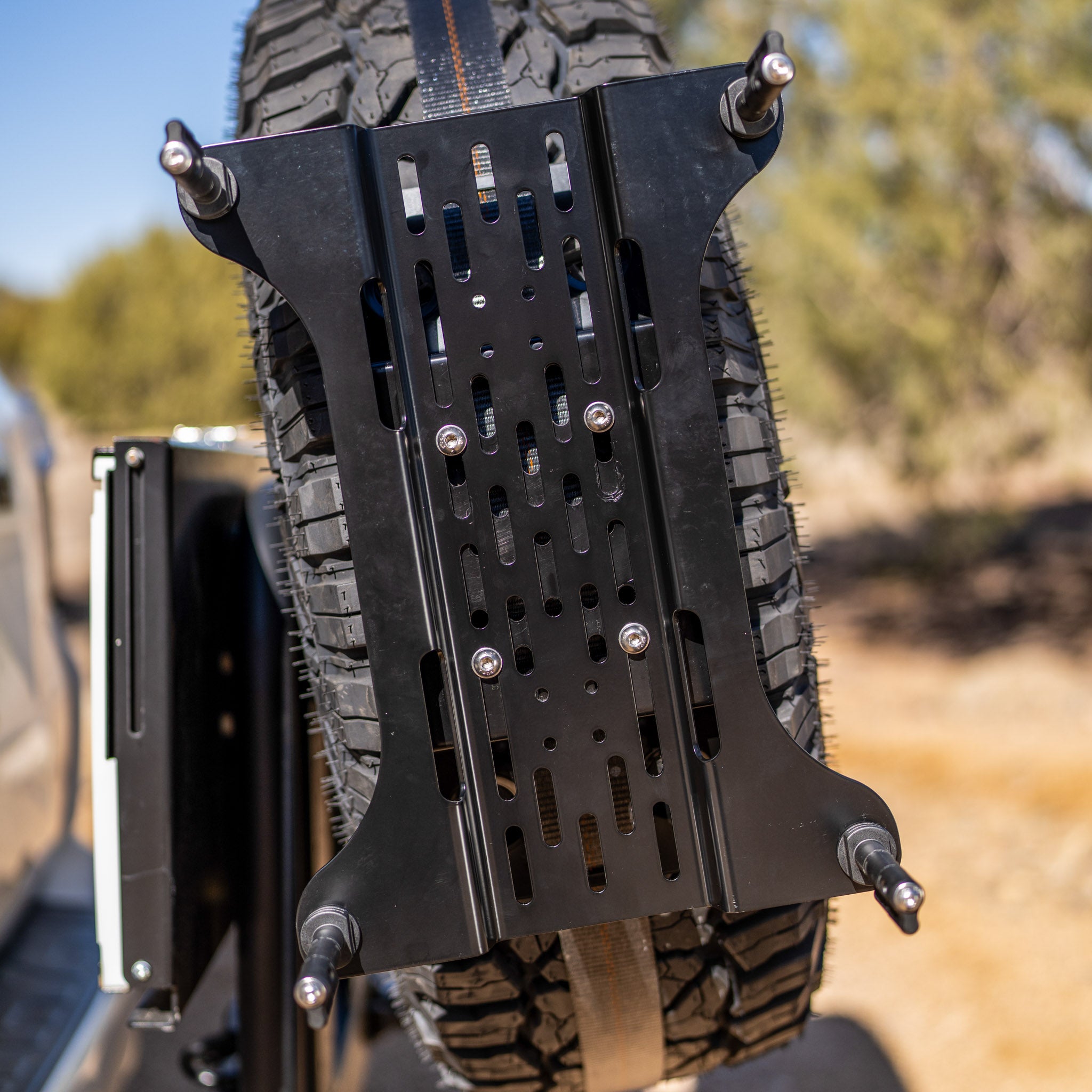 MAXTRAX® Mini Spare Tire Mounting System