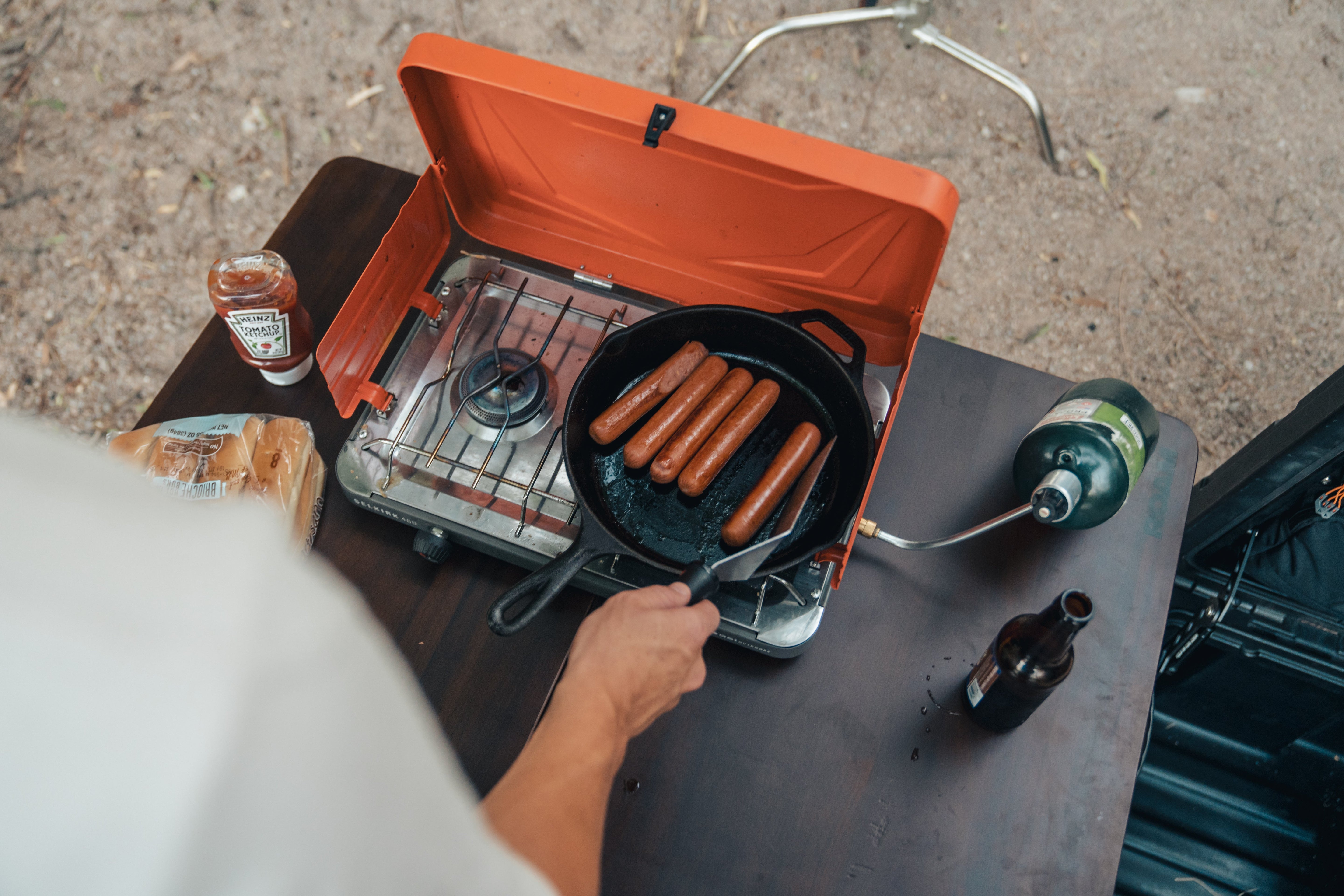 ROAM camp table aluminum leg detail