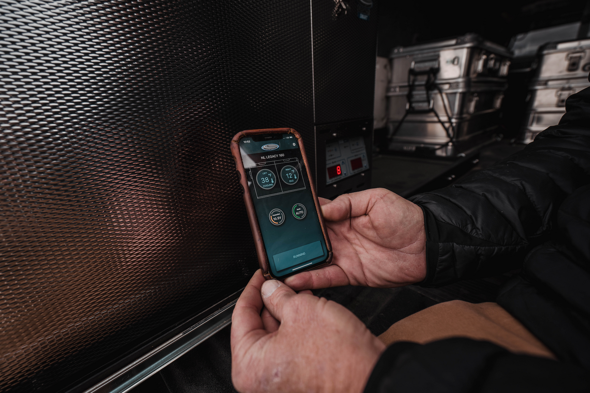 Phone controlling a National Luna fridge with the NL Connect app