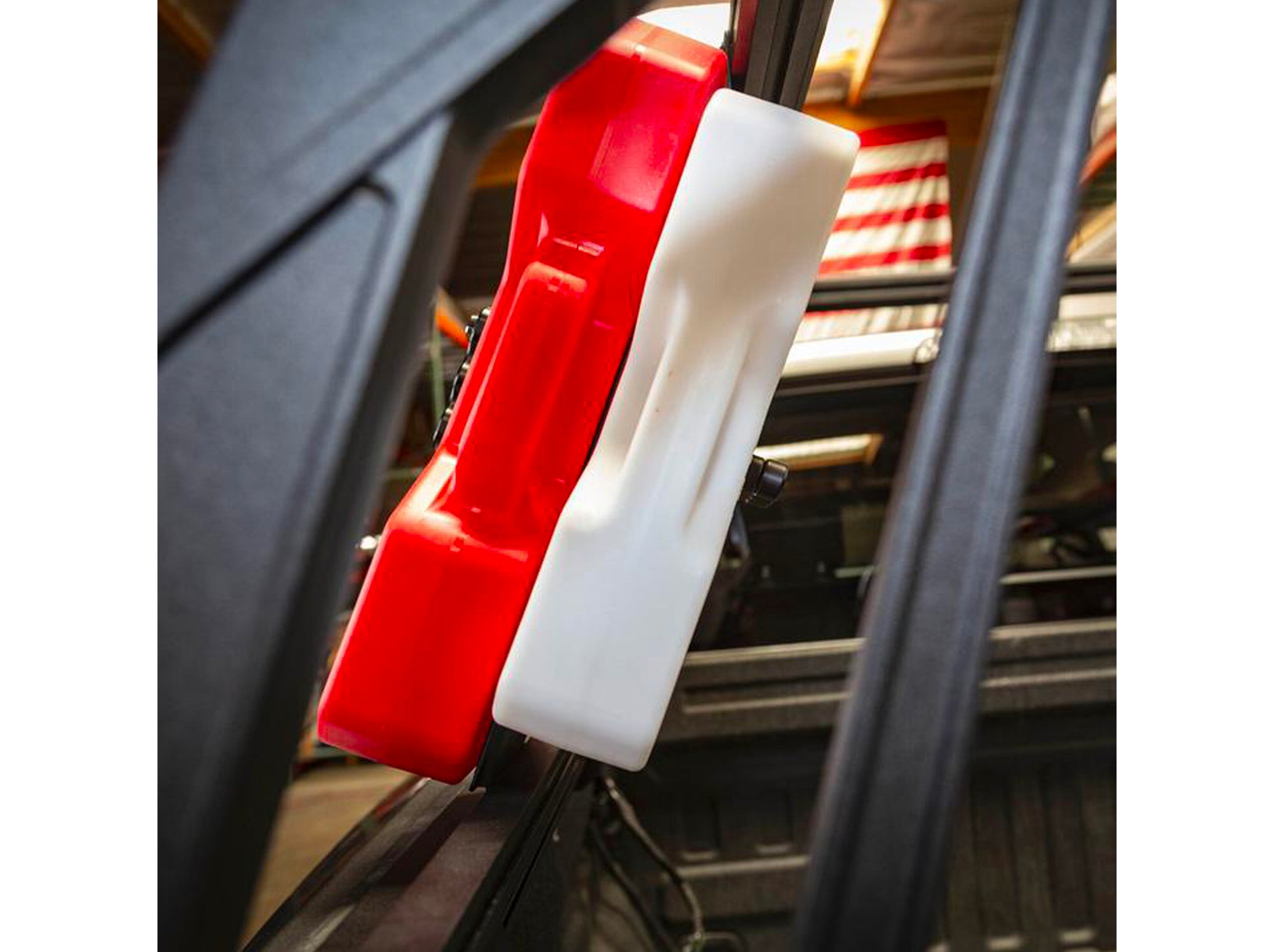 UNIVERSAL MOUNTING PLATE