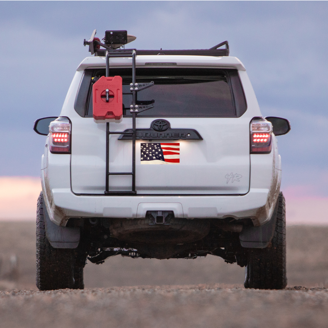 Single Bolt-On Step for Gobi and Other Non-Angled Ladders with Ladder Lock Bushings