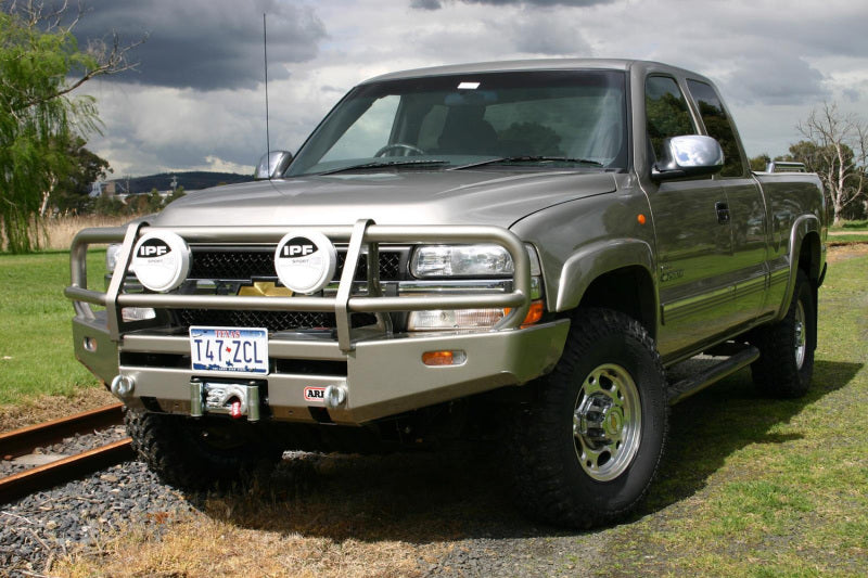 ARB Silverado 99-02 bull bar — underbody protection detail