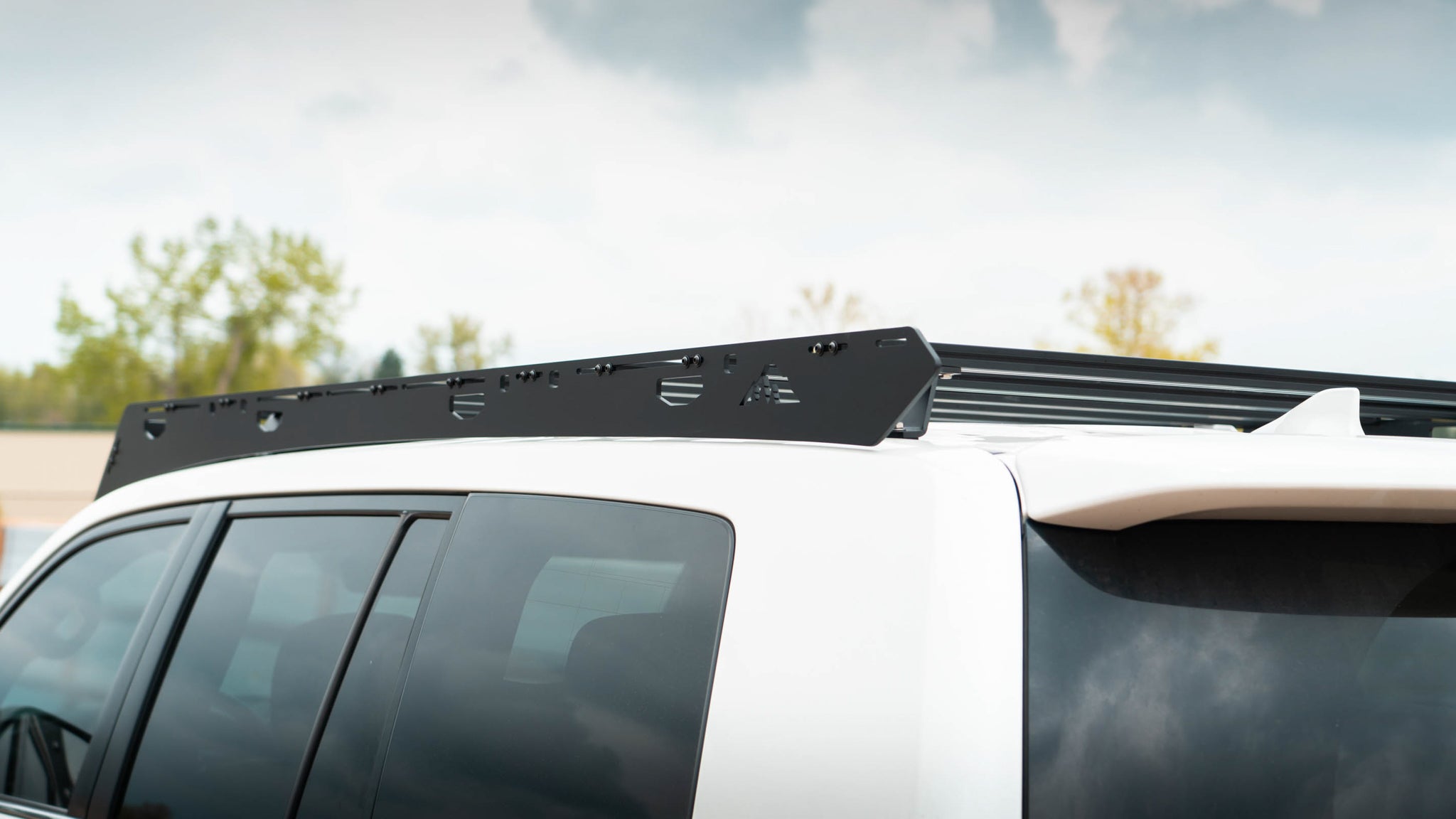 The Blanca (2008-2021 Toyota Land Cruiser 200 Series)