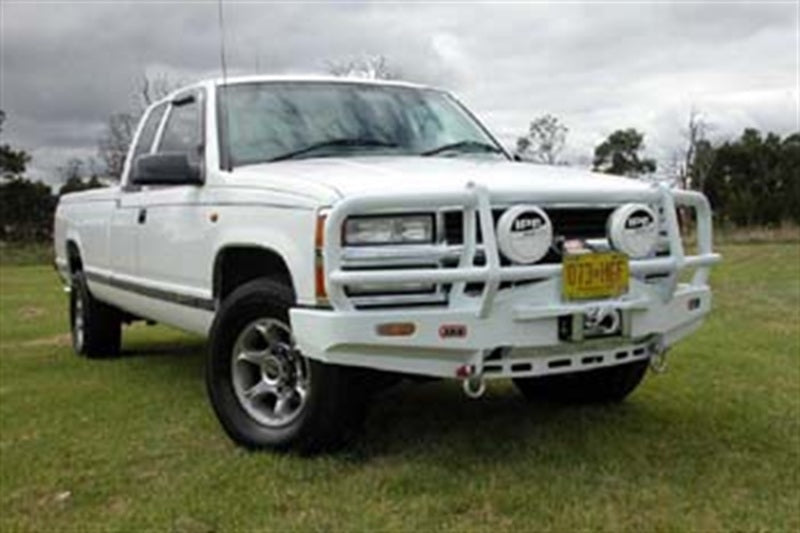 ARB bull bar Chevrolet Silverado 88-98 winch aperture detail