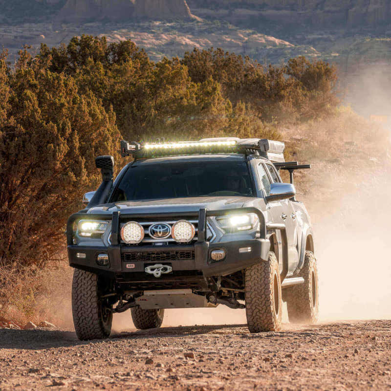 ARB Summit Combar — auxiliary light provision