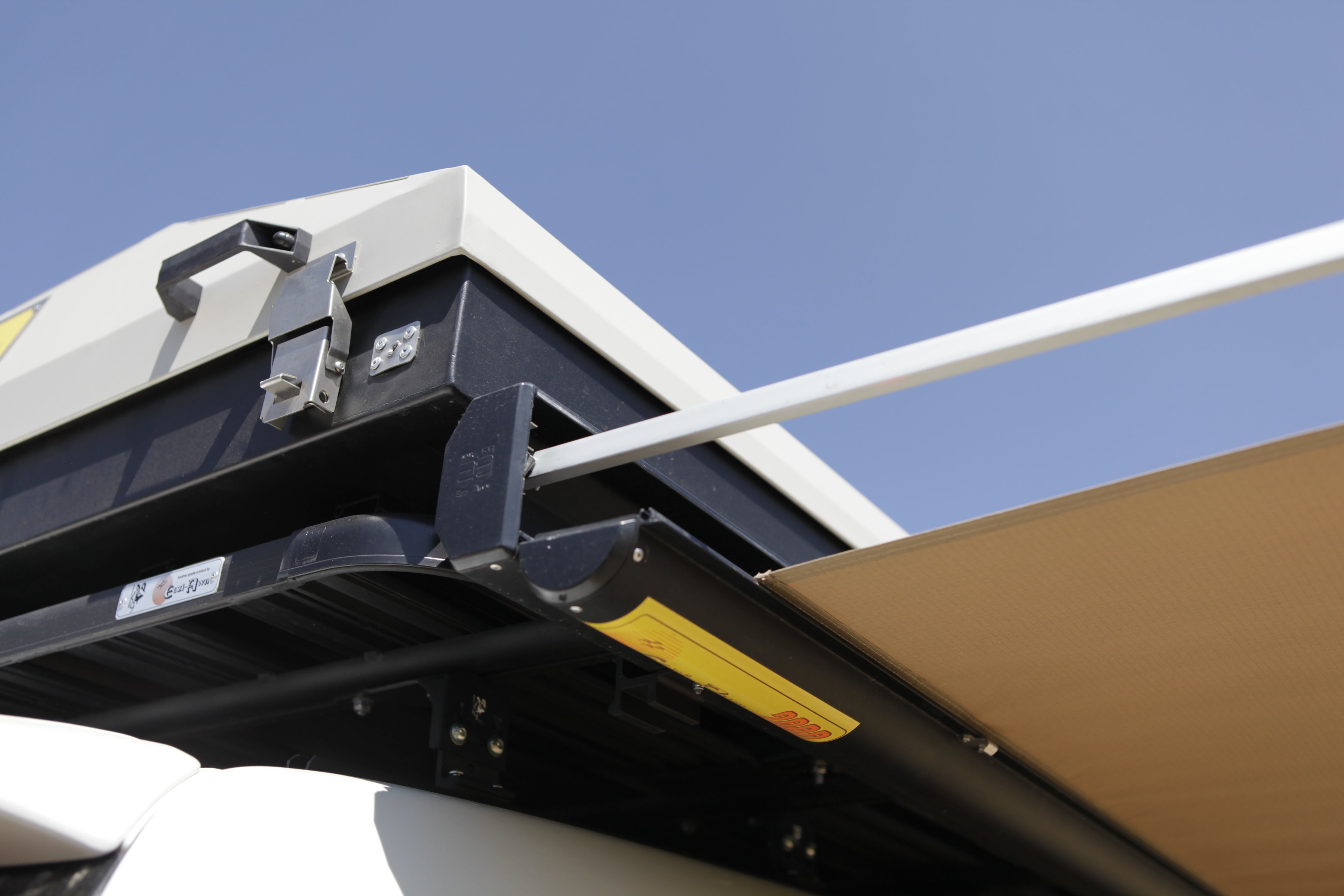 Series 2000 Awning Hard Case Awning Eezi-Awn- Overland Kitted