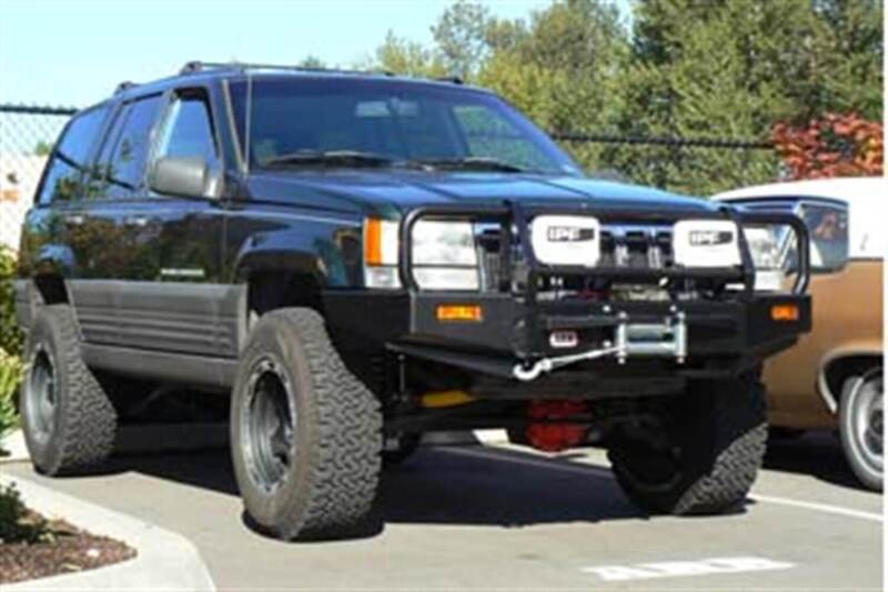 ARB Grand Cherokee ZJ bull bar — mounting hardware detail
