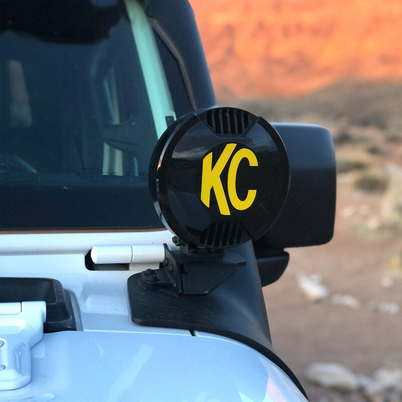 KC HiLiTES 6in Light Shield / Hard Cover for SlimLite LED - Black, connection detail