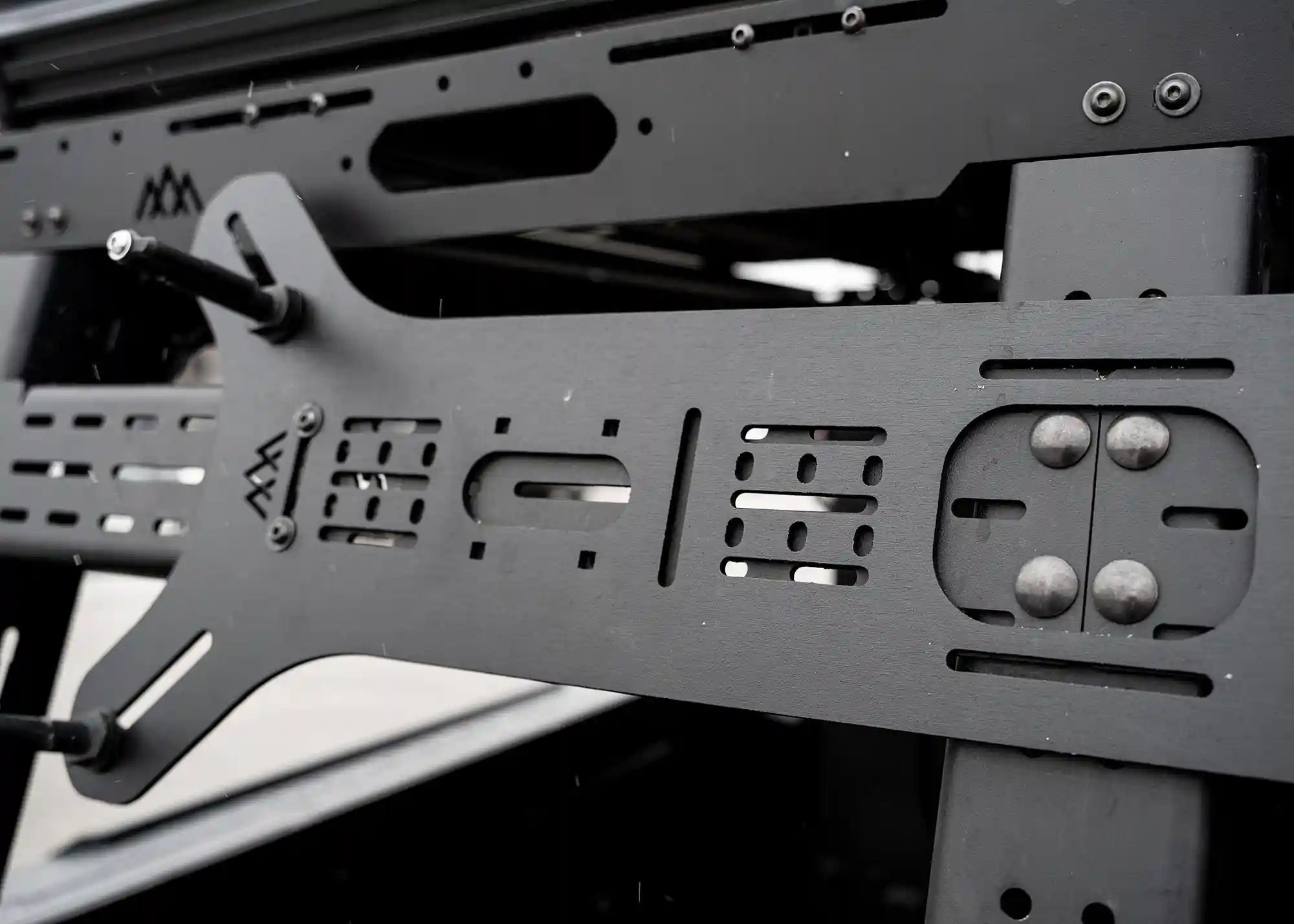 Universal Dogbone Aluminum Traction Board Mount