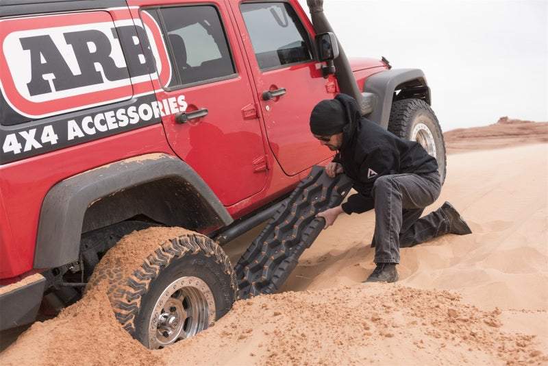 ARB TRED Pro board integrated shovel edge