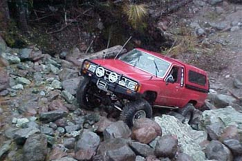 ARB Deluxe winch bumper — 250 heavy-grade wall tubing detail