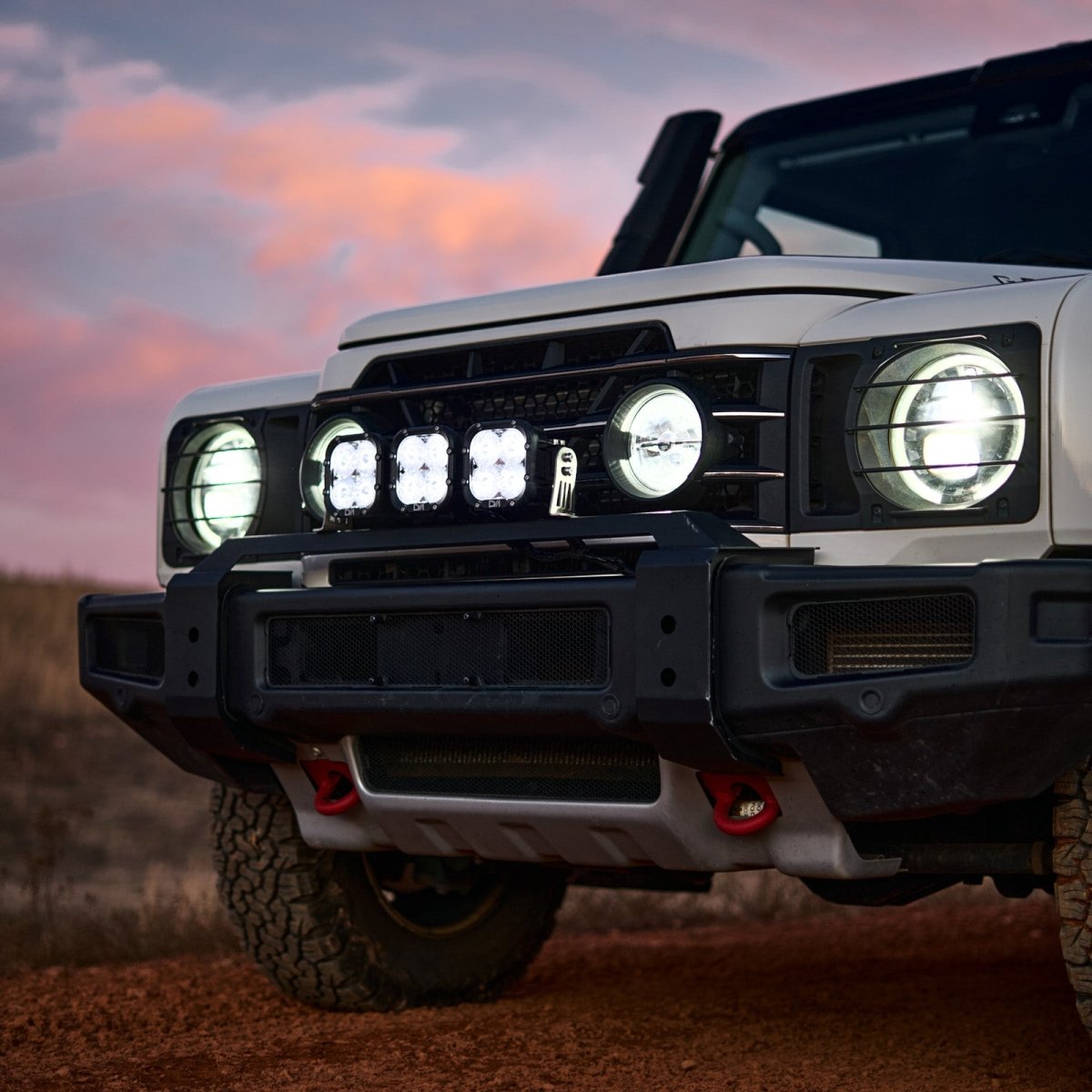 INEOS Grenadier: Front Bumper 3-Light Bar