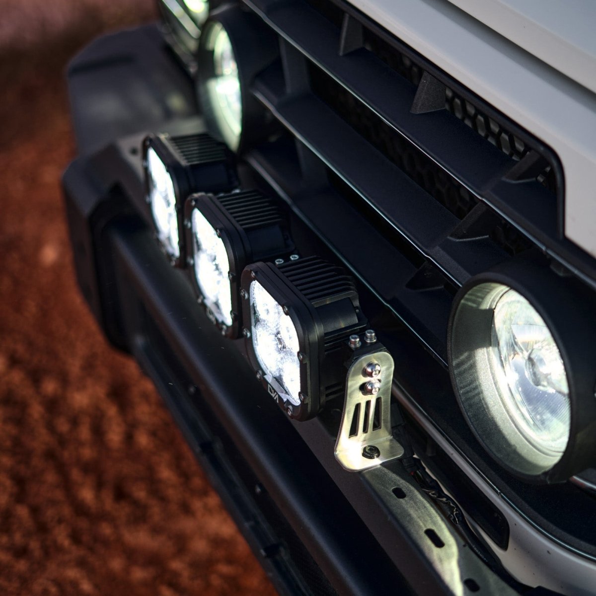 INEOS Grenadier: Front Bumper 3-Light Bar