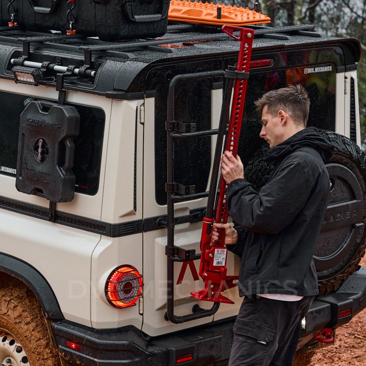 Ladder-Mounted Hi‑Lift Jack Carrier for INEOS Grenadier