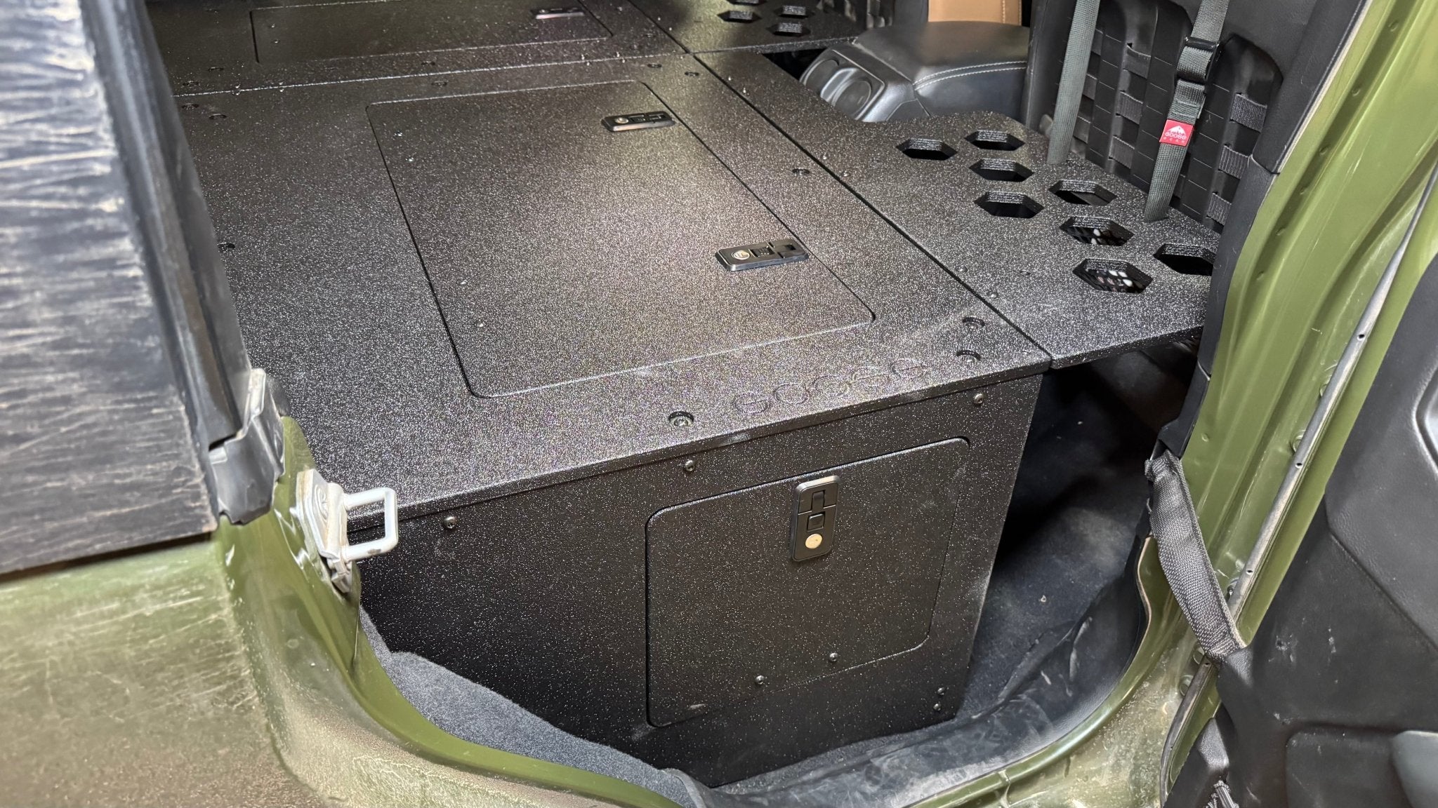 Jeep Wrangler 2018-Present JLU 4 Door - Second Row Seat Delete Plate System - 8" or 10" Module Based