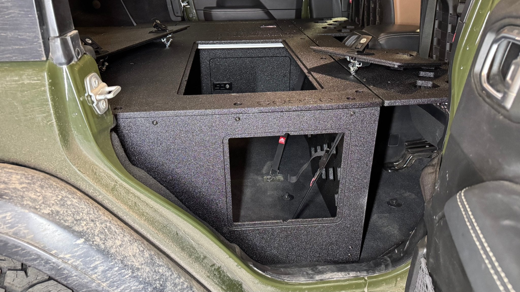 Jeep Wrangler 2018-Present JLU 4 Door - Second Row Seat Delete Plate System - 8" or 10" Module Based