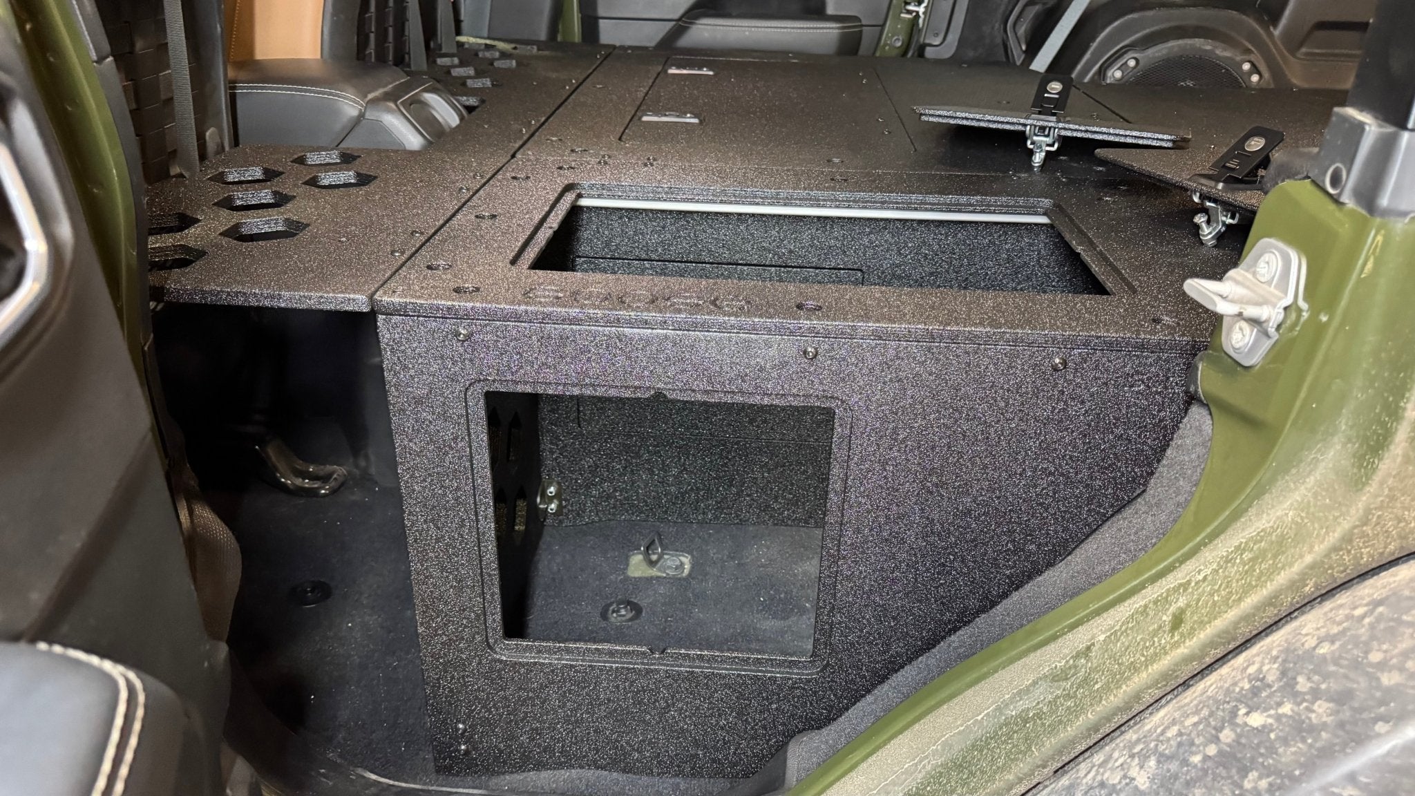 Jeep Wrangler 2018-Present JLU 4 Door - Second Row Seat Delete Plate System - 8" or 10" Module Based