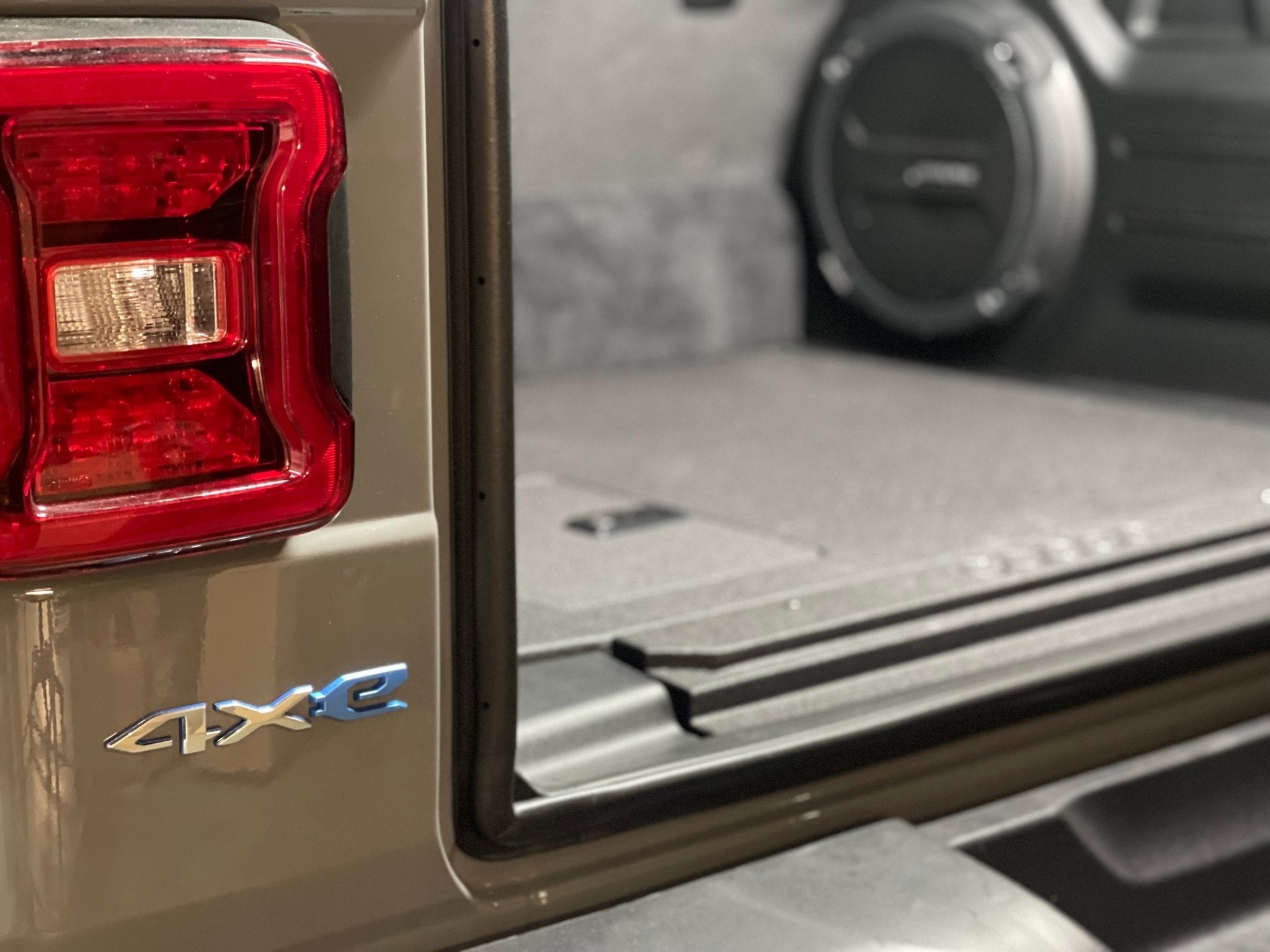Jeep Wrangler 2021-Present 4xe 4 Door - Rear Plate System Plate Systems Goose Gear- Overland Kitted
