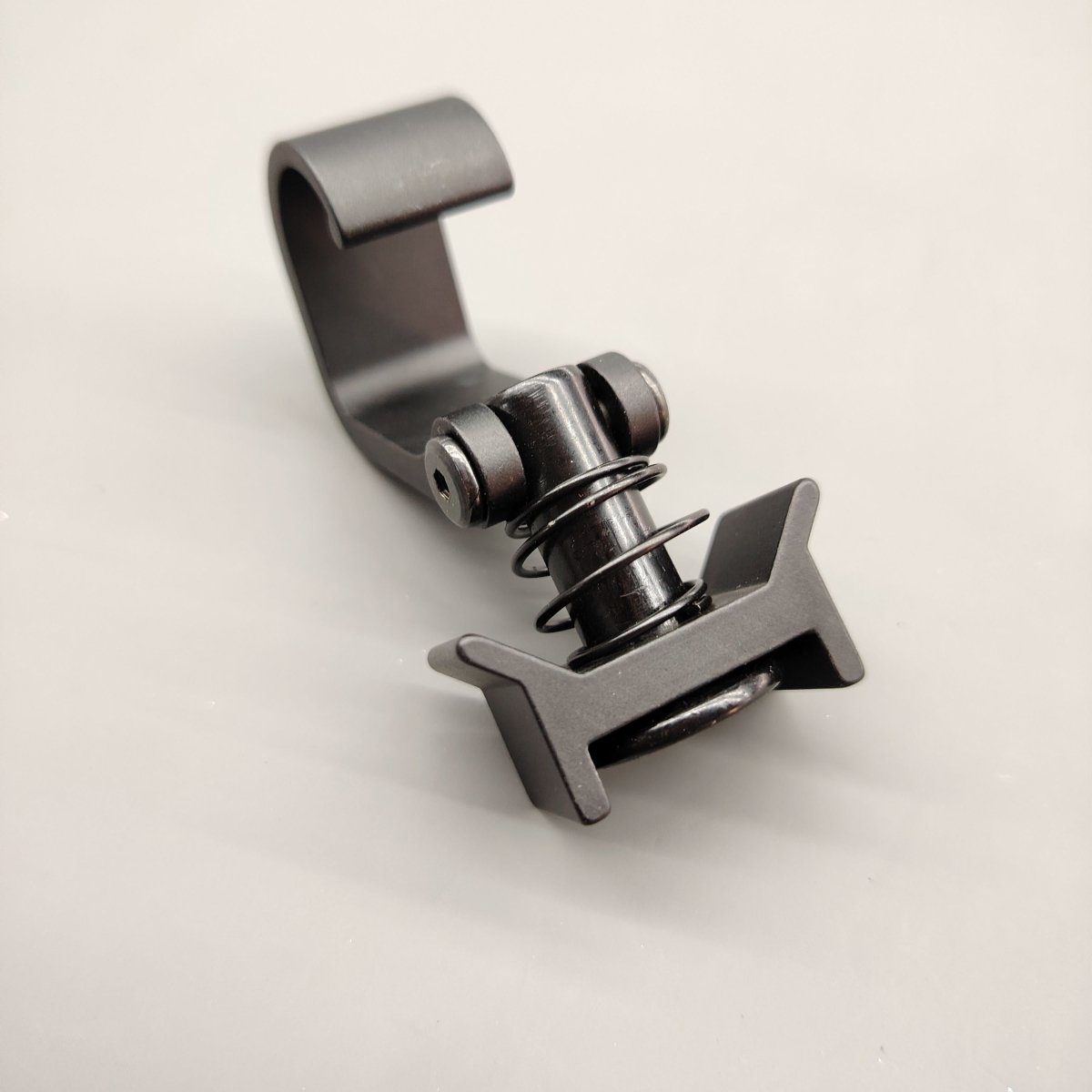 DVA L-Track Adjustable Gear Hook, 4-Pack