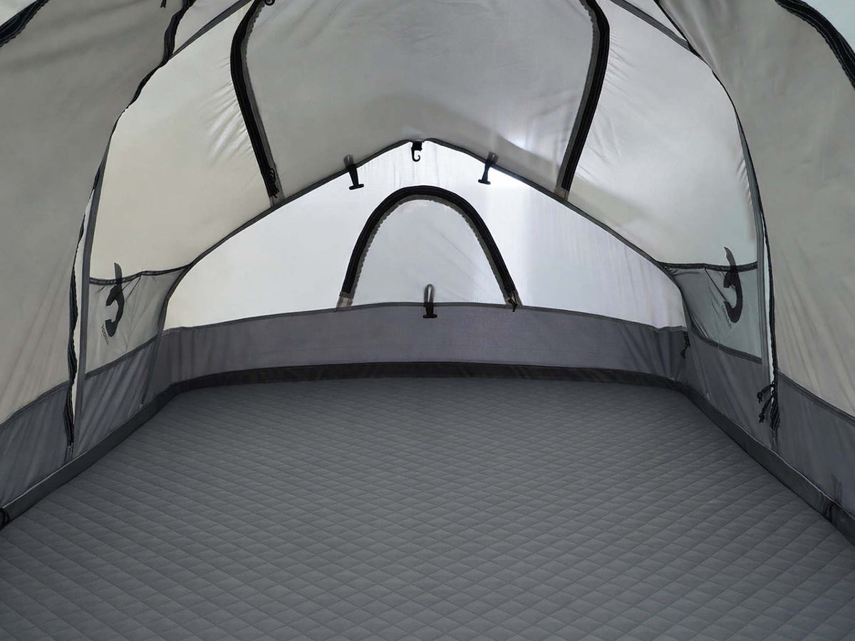 C6 Rev Rack Tent (Eclipse) – interior floor and mattress close-up
