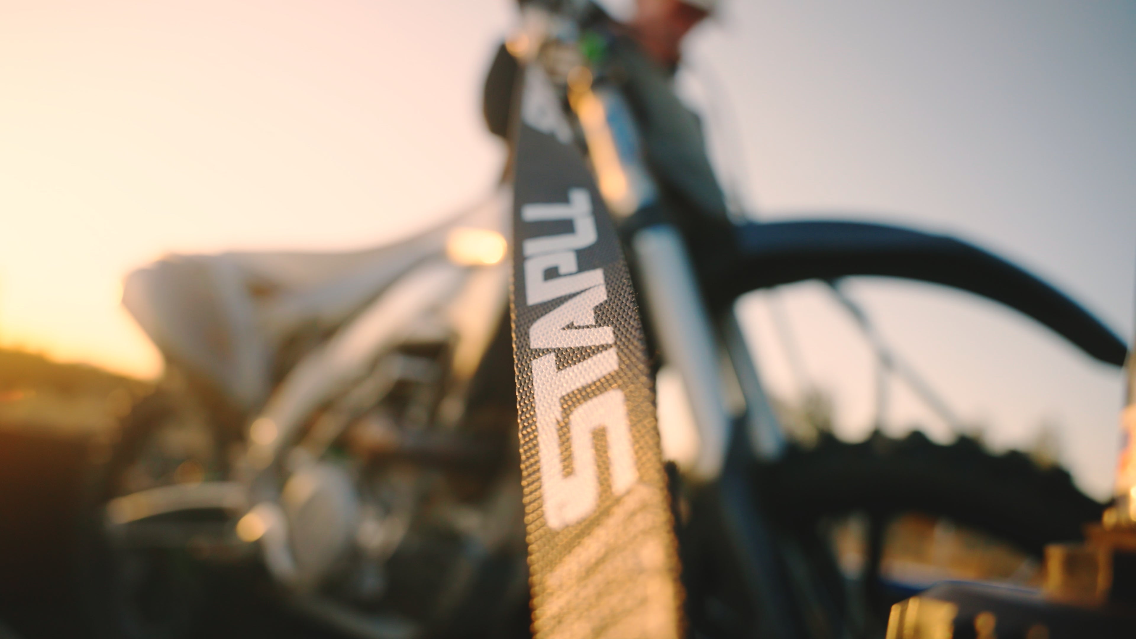 1.5" X 10' HD Ratchet Strap Set (2-Pack)