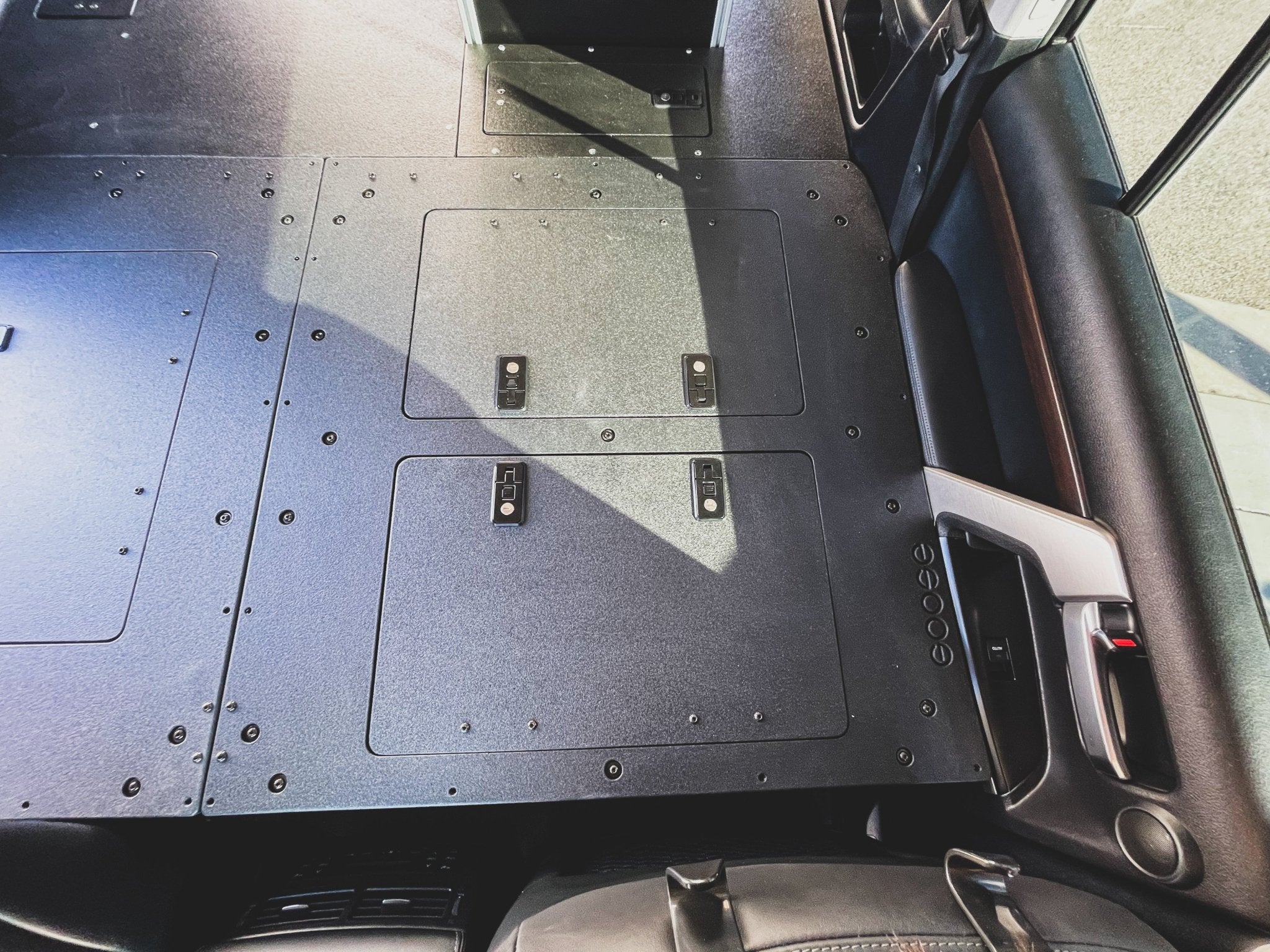 Stealth Sleep and Storage Package for the Toyota Land Cruiser 2008-2021 200 Series Packages Goose Gear- Overland Kitted